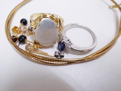 アクセサリー買い取り (オパール サファイヤ 指輪)藤沢市高倉