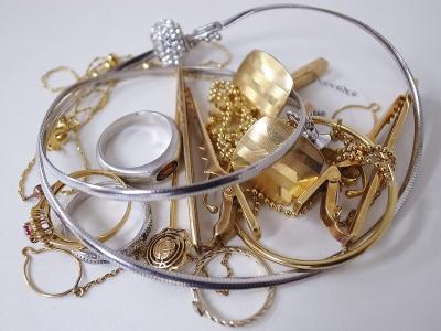 金アクセサリー買取り （ネックレス　カフス　タイピン）藤沢市石川