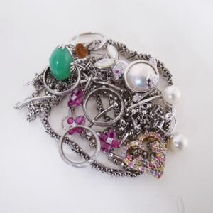 プラナチ・ホワイトゴールド買取