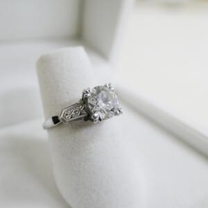 古いデザインダイヤリング買取