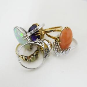 家にありそうな指輪買取