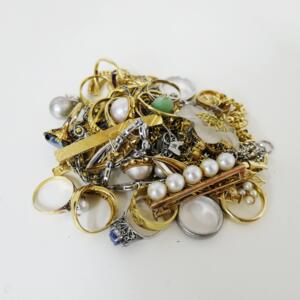 祖母のアクセサリー買取