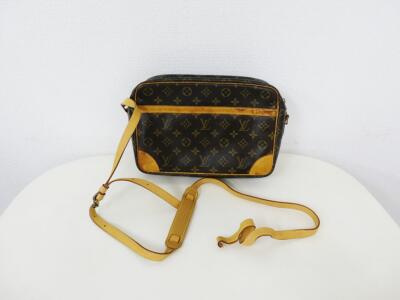 ショルダー紐が切れているバッグ買取